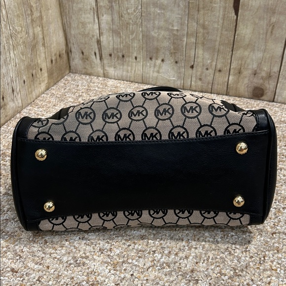 Michael Kors Black & Gold Logo Satchel Bag New Condition w/out Strap - Picture 2 of 14